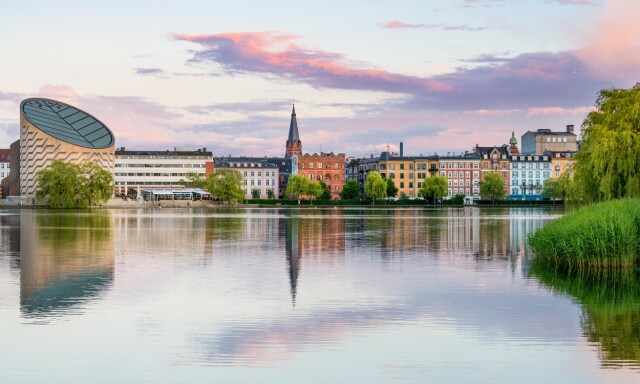 NY FAVORITT: Lenge har Nørrebro vært favoritten i byen, nå konkurrerer bydelen med Vesterbro som tiltrekker seg en rekke unge. Foto: NTB Scanpix NY FAVORITT: Lenge har Nørrebro vært favoritten i byen, nå konkurrerer bydelen med Vesterbro som tiltrekker seg en rekke unge. Foto: NTB Scanpix